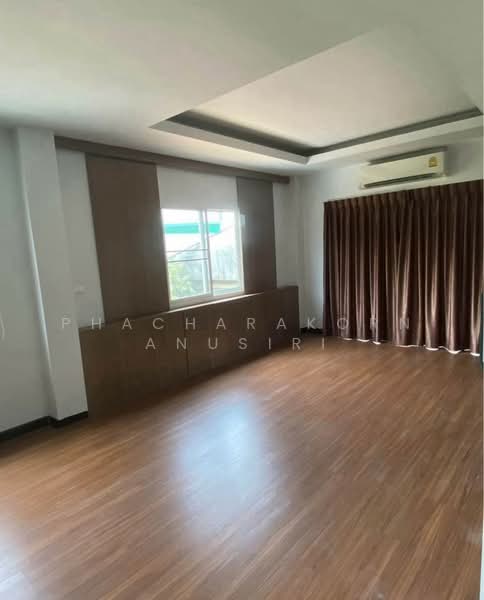 4-BR House, Bangkok, Lat Yao, Chatuchak, Bangkok, 4 Bedrooms, 400 sqm, Single Detached House For Rent, by Phacharakorn Anusiri, 500324456 - DDproperty.com