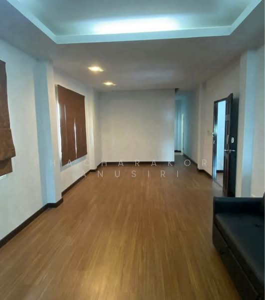 4-BR House, Bangkok, Lat Yao, Chatuchak, Bangkok, 4 Bedrooms, 400 sqm, Single Detached House For Rent, by Phacharakorn Anusiri, 500324456 - DDproperty.com