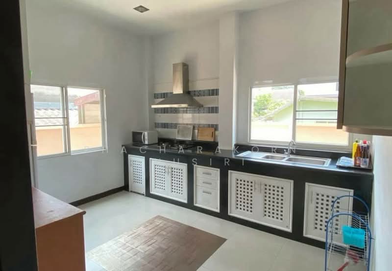 4-BR House, Bangkok, Lat Yao, Chatuchak, Bangkok, 4 Bedrooms, 400 sqm, Single Detached House For Rent, by Phacharakorn Anusiri, 500324456 - DDproperty.com
