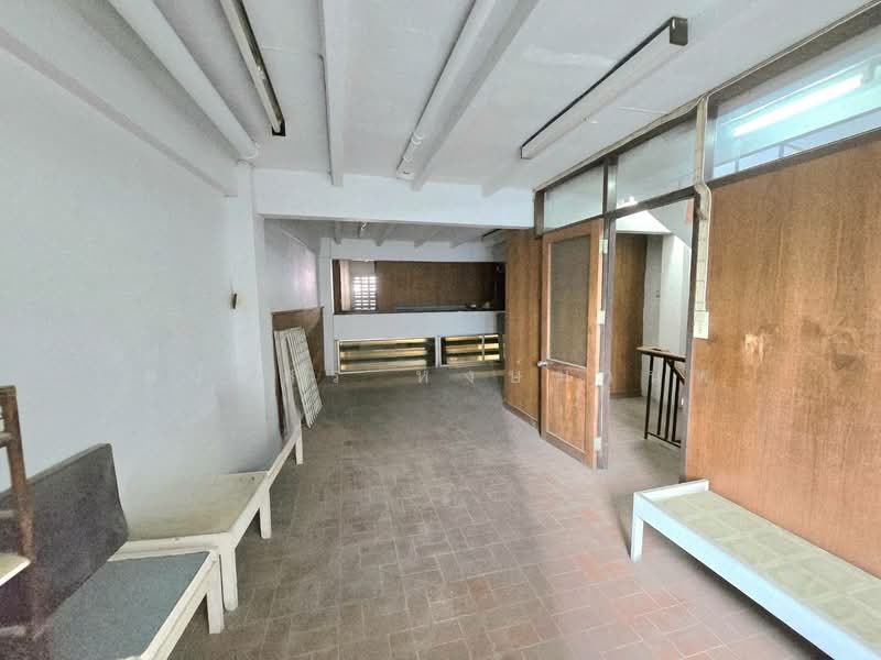 Building Commercial 4.5 Level Soi Charunsanit Wong 3 near market selling 4.55 million baht, Bangkok, ถนนจรัญสนิทวงศ์ ซอย 3, Wat Tha Pra, Bangkok Yai, Bangkok, , 270 sqm, Shophouse For Sale, by Thanatsorn Hongmanop, 500324628 - DDproperty.com
