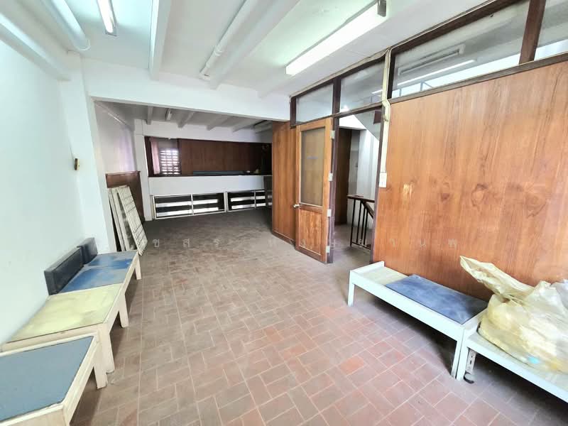 Building Commercial 4.5 Level Soi Charunsanit Wong 3 near market selling 4.55 million baht, Bangkok, ถนนจรัญสนิทวงศ์ ซอย 3, Wat Tha Pra, Bangkok Yai, Bangkok, , 270 sqm, Shophouse For Sale, by Thanatsorn Hongmanop, 500324628 - DDproperty.com