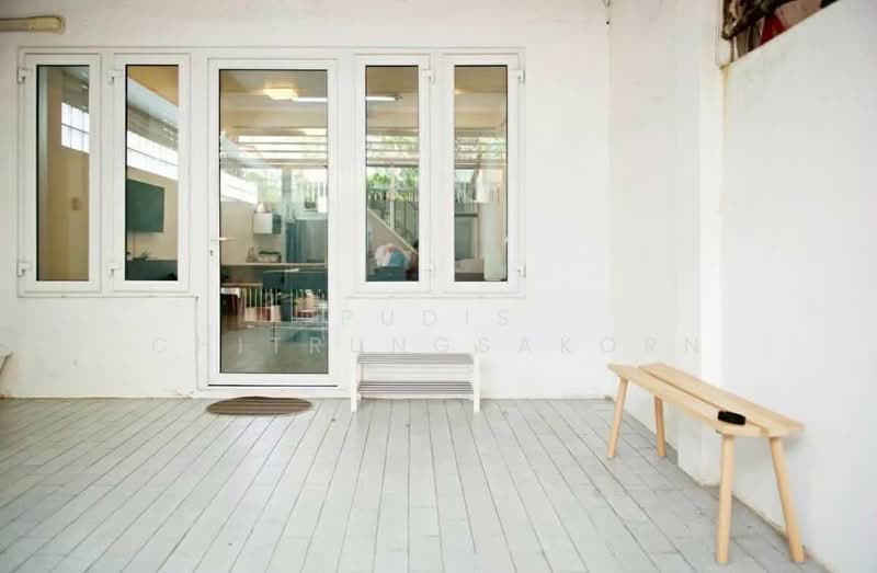 ทาวน์เฮาส์ให้เช่า สาทร – นราธิวาส, กรุงเทพ, ยานนาวา, สาทร, กรุงเทพ, 193 ตร.ม., ตึกแถว-อาคารพาณิชย์ ให้เช่า, โดย Pudis Chitrungsakorn, 500324683 - DDproperty.com