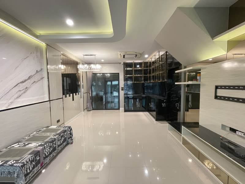 Baan Klang Muang Ramintra, Bangkok, Soi Kanchanaphisek 6/1, Tha Rang, Bang Khen, Bangkok, 2 Bedrooms, 145 sqm, Townhouse For Sale, by ณภัทร สานนท์กุล, 500324700 - DDproperty.com