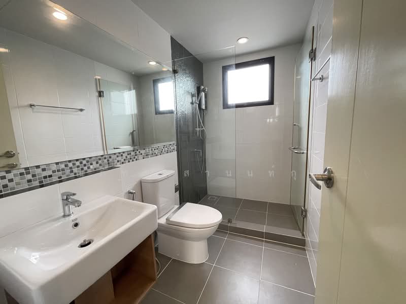 Baan Klang Muang Ramintra, Bangkok, Soi Kanchanaphisek 6/1, Tha Rang, Bang Khen, Bangkok, 2 Bedrooms, 145 sqm, Townhouse For Sale, by ณภัทร สานนท์กุล, 500324700 - DDproperty.com