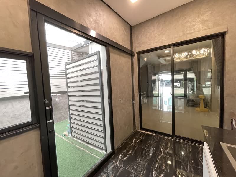 Baan Klang Muang Ramintra, Bangkok, Soi Kanchanaphisek 6/1, Tha Rang, Bang Khen, Bangkok, 2 Bedrooms, 145 sqm, Townhouse For Sale, by ณภัทร สานนท์กุล, 500324700 - DDproperty.com