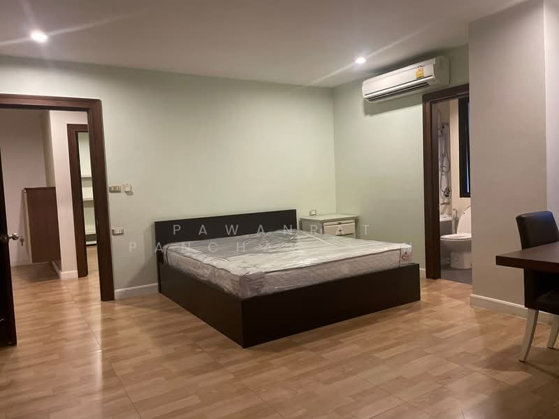 Cross Creek, Bangkok, Soi Ekkamai 10, Intersection 2, Phra Kanong Nua, Watthana, Bangkok, 3 Bedrooms, 200 sqm, Condo For Rent, by Pawanrat Panchawanon, 500324926 - DDproperty.com