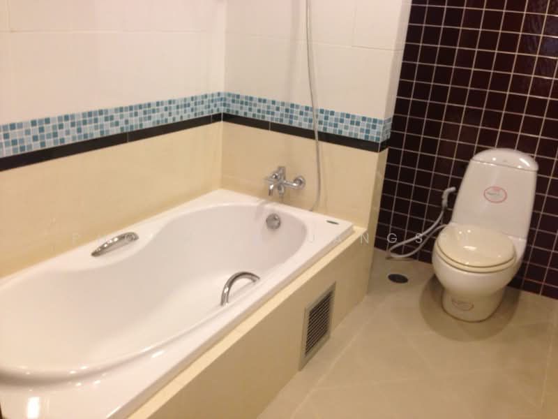 Citi Smart Sukhumvit 18, Bangkok, 366 Soi Sukhumvit 18, Sukhumvit Road, Khlong Toei, Bangkok, 2 Bedrooms, 77 sqm, Condo For Rent, by Phoom Imruangsri, 500324952 - DDproperty.com