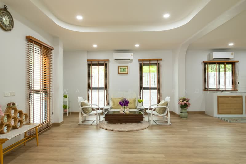 Rare Dual Houses in Chiang Mai, 7BR Renovated Near Airport & Old City, Chiang Mai, Mae Hia, Muang Chiang Mai, Chiang Mai, 7 Bedrooms, 450 sqm, Single Detached House For Sale, by Fazwaz (Thailand) Co., Ltd., 500325179 - DDproperty.com