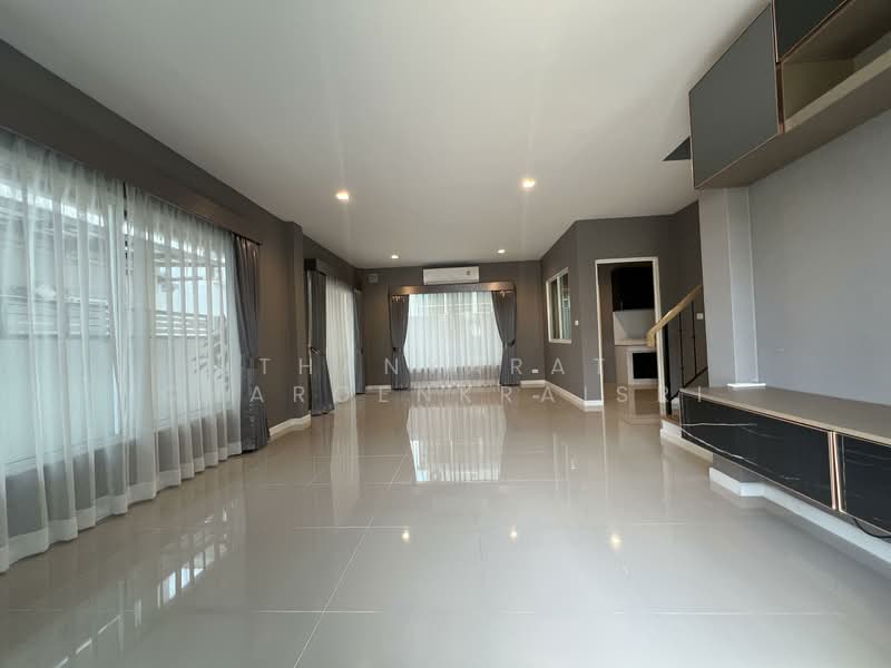 Vararom Premium Watcharapol-Chatu Chot, Bangkok, Chatuchot Road, O-Ngoen, Sai Mai, Bangkok, 3 Bedrooms, 150 sqm, Single Detached House For Sale, by Thanyarat Charoenkraisri, 500325247 - DDproperty.com