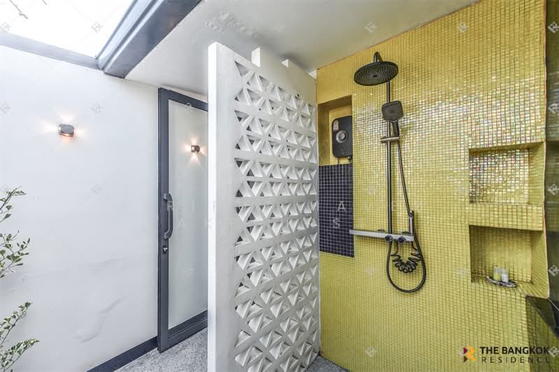 Siri Designer Sukhumvit 64, Bangkok, Bang Chak, Phra Khanong, Bangkok, 2 Bedrooms, 190 sqm, Townhouse For Sale, by Sirirut Havee Akehurst, 500325253 - DDproperty.com
