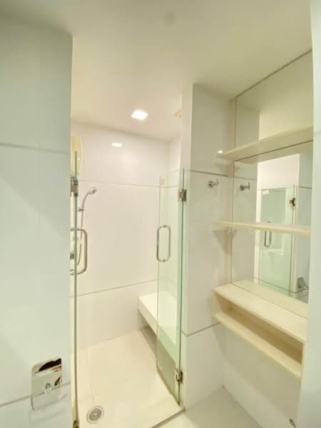 Thru Thonglor, Bangkok, Petchaburi Road, Bang Kapi, Huai Khwang, Bangkok, 1 Bedroom, 31 sqm, Condo For Sale, by Living Real Estates, 500325256 - DDproperty.com