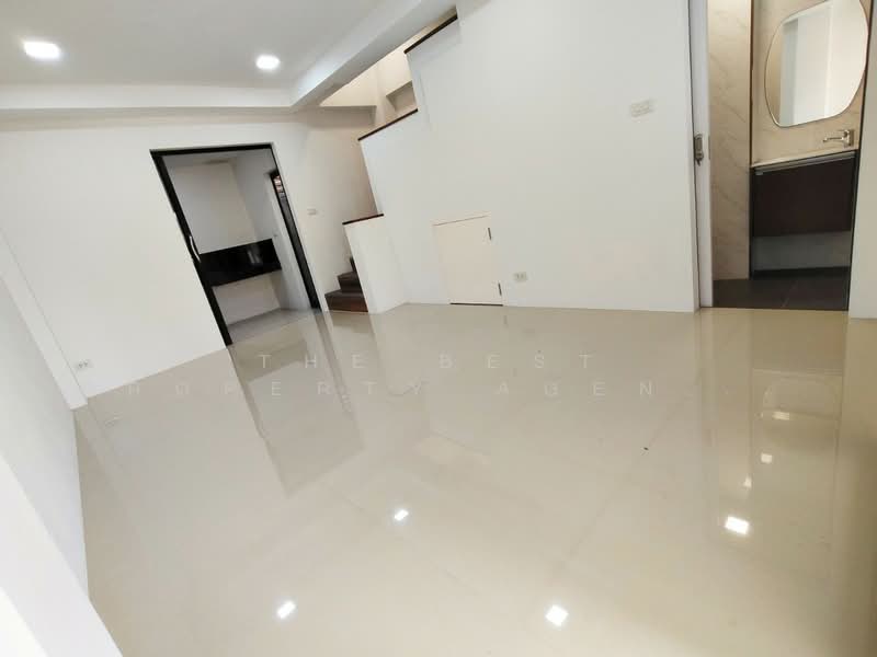 ทาวน์โฮมบางพลี สมุทรปราการ, Samut Prakan, Rachathewa, Bang Plee, Samut Prakan, 3 Bedrooms, 100 sqm, Townhouse For Sale, by The Best Property Agent กิ๊บ, 500325412 - DDproperty.com