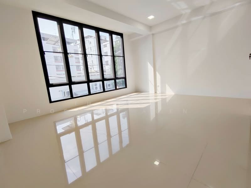 ทาวน์โฮมบางพลี สมุทรปราการ, Samut Prakan, Rachathewa, Bang Plee, Samut Prakan, 3 Bedrooms, 100 sqm, Townhouse For Sale, by The Best Property Agent กิ๊บ, 500325412 - DDproperty.com
