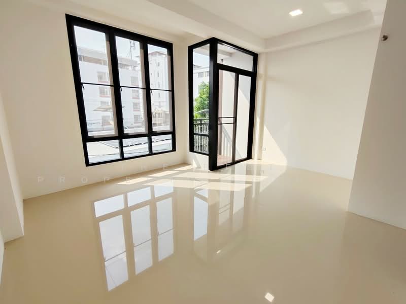 ทาวน์โฮมบางพลี สมุทรปราการ, Samut Prakan, Rachathewa, Bang Plee, Samut Prakan, 3 Bedrooms, 100 sqm, Townhouse For Sale, by The Best Property Agent กิ๊บ, 500325412 - DDproperty.com