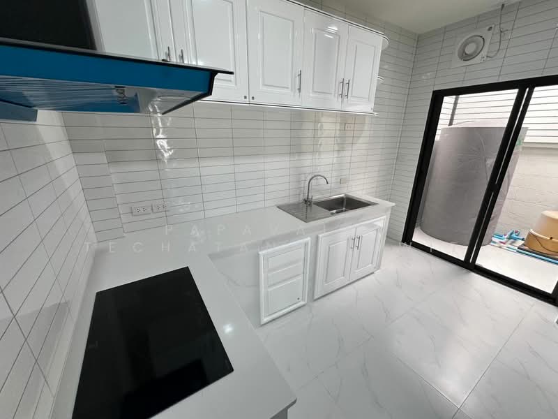 3-BR Townhouse, Bangkok, Prawet, Bangkok, 3 Bedrooms, 147 sqm, Townhouse For Sale, by Papavalin Techatanaphuwit, 500325498 - DDproperty.com