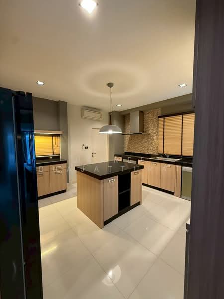Nirvana Beyond Rama 9-Krungthep Kreetha, Bangkok, Soi Krungthep Kreetha 37, Si Nakharin-Rom Klao Road, Saphan Sung, Bangkok, 3 Bedrooms, 350 sqm, Single Detached House For Rent, by Jakree Buajatturat, 500325638 - DDproperty.com