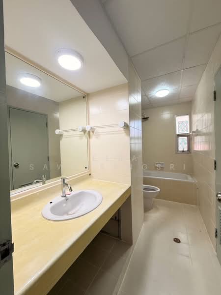 Bangna Residence, Bangkok, 13 Sanpawut Road, Bang Na, Bangkok, 2 Bedrooms, 62 sqm, Condo For Sale, by Veera Sawatrangsri, 500325699 - DDproperty.com