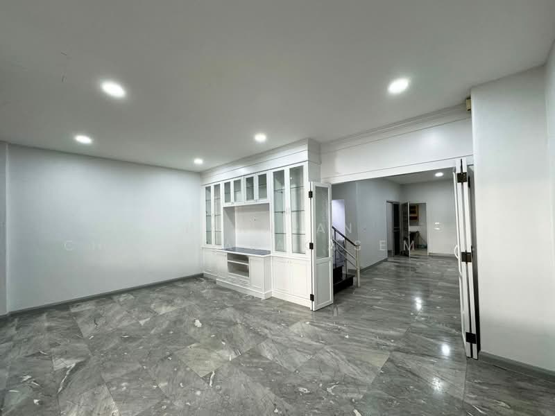 5-BR Townhouse, Bangkok, Suan Luang, Bangkok, 5 Bedrooms, 126 sqm, Townhouse For Sale, by Pornpan Chantharakasemchai, 500325716 - DDproperty.com