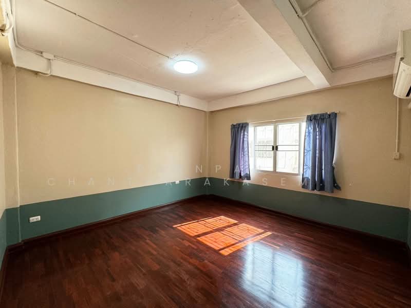 5-BR Townhouse, Bangkok, Suan Luang, Bangkok, 5 Bedrooms, 126 sqm, Townhouse For Sale, by Pornpan Chantharakasemchai, 500325716 - DDproperty.com