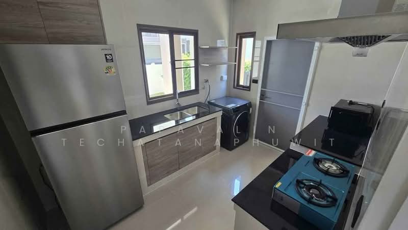 Burasiri Krungthep Kreetha, Bangkok, 95 Soi Pracha Ruam Chai, Hua Mak, Bang Kapi, Bangkok, 4 Bedrooms, 382 sqm, Single Detached House For Rent, by Papavalin Techatanaphuwit, 500325759 - DDproperty.com