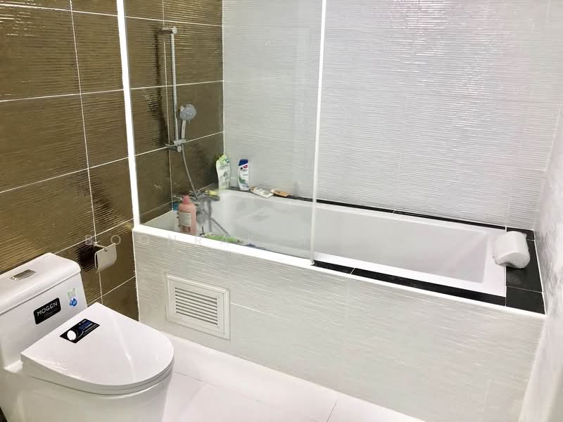 D.S. Tower 1 Sukhumvit 33, Bangkok, Soi Phrom Chit, Khlong Tan Nua, Watthana, Bangkok, 3 Bedrooms, 236 sqm, Condo For Rent, by Boonraksa Sopak, 500325780 - DDproperty.com