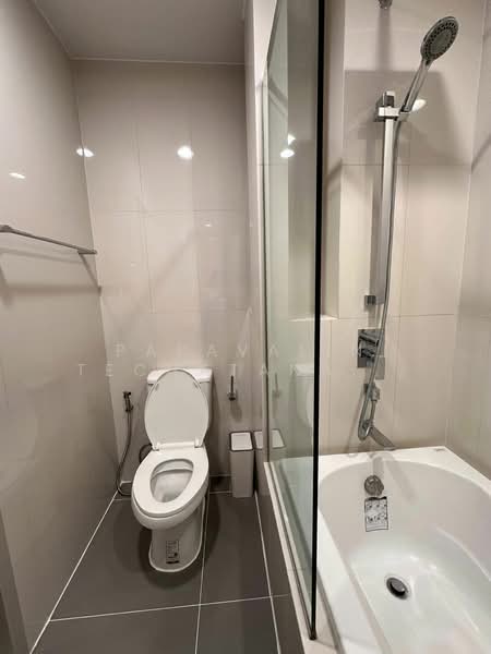 Oka Haus Sukhumvit 36, Bangkok, 3399 Rama 4 Road, Khong Tan, Khlong Toei, Bangkok, 1 Bedroom, 35 sqm, Condo For Rent, by Papavalin Techatanaphuwit, 500325804 - DDproperty.com