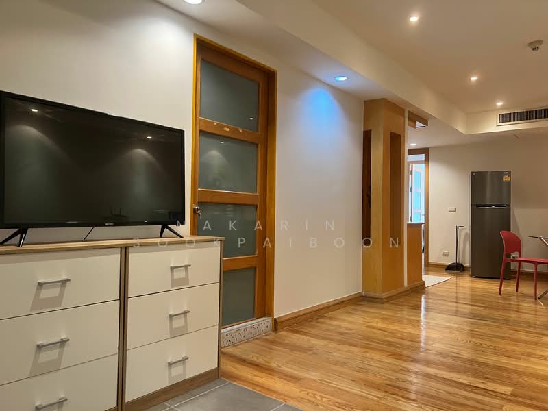 State Tower, Bangkok, 1055 Silom Road, Silom, Bang Rak, Bangkok, 1 Bedroom, 68 sqm, Condo For Rent, by Nakarin Sookpaiboon, 500325840 - DDproperty.com