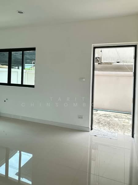 3-BR Townhouse, Bangkok, Khlong Kum, Bueng Kum, Bangkok, 3 Bedrooms, 263 sqm, Townhouse For Sale, by Tarit Chinsomboon, 500325901 - DDproperty.com