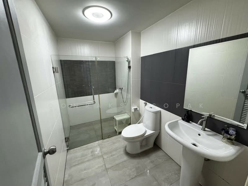 Le Cosi Ekamai 28, Bangkok, Sukhumvit, Khlong Tan Nua, Watthana, Bangkok, 3 Bedrooms, 144 sqm, Condo For Rent, by Boonraksa Sopak, 500325952 - DDproperty.com