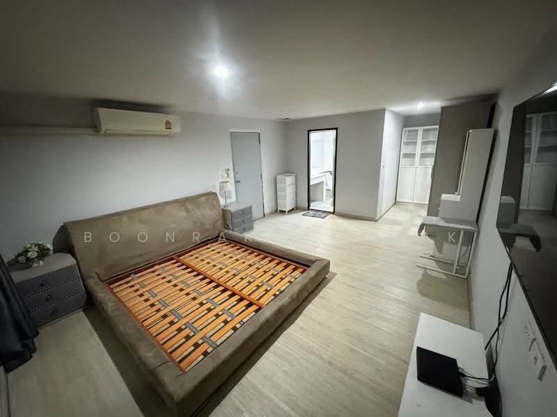 Le Cosi Ekamai 28, Bangkok, Sukhumvit, Khlong Tan Nua, Watthana, Bangkok, 3 Bedrooms, 144 sqm, Condo For Rent, by Boonraksa Sopak, 500325952 - DDproperty.com