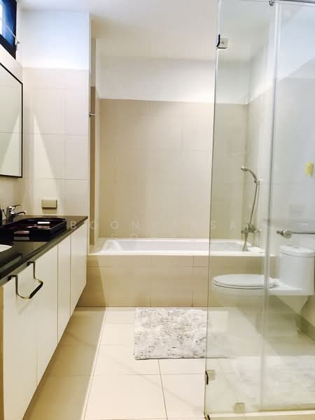 4-BR House, Bangkok, Khlong Tan Nua, Watthana, Bangkok, 4 Bedrooms, 450 sqm, Single Detached House For Rent, by Boonraksa Sopak, 500325999 - DDproperty.com