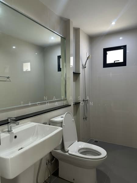 undefined, Bangkok, Saphan Sung, Bangkok, 3 Bedrooms, 181 sqm, Semi-Detached House (Twin House) For Sale, by Natasa Techathonthanakhun, 500326099 - DDproperty.com