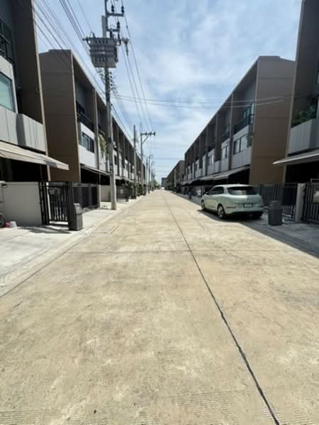 Baan Klang Muang Rama 9-Krungthep Kreetha, Bangkok, Soi Kanchanaphisek 23, Saphan Sung, Bangkok, 3 Bedrooms, 152 sqm, Townhouse For Rent, by Narong Chutianankasem, 500326108 - DDproperty.com