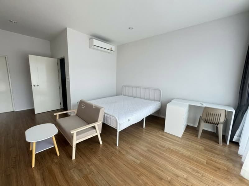 Baan Klang Muang Rama 9-Krungthep Kreetha, Bangkok, Soi Kanchanaphisek 23, Saphan Sung, Bangkok, 3 Bedrooms, 152 sqm, Townhouse For Rent, by Narong Chutianankasem, 500326108 - DDproperty.com