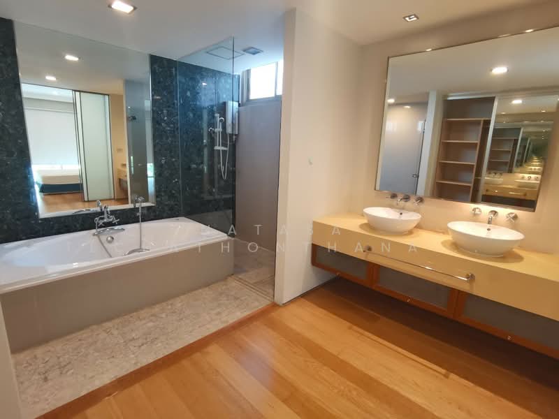 Ficus Lane, Bangkok, Soi Sukhumvit 44/1, Phra Kanong, Khlong Toei, Bangkok, 2 Bedrooms, 198 sqm, Condo For Rent, by Natasa Techathonthanakhun, 500326123 - DDproperty.com