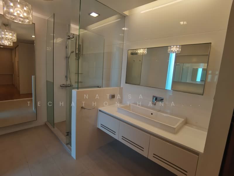 Ficus Lane, Bangkok, Soi Sukhumvit 44/1, Phra Kanong, Khlong Toei, Bangkok, 2 Bedrooms, 198 sqm, Condo For Rent, by Natasa Techathonthanakhun, 500326123 - DDproperty.com