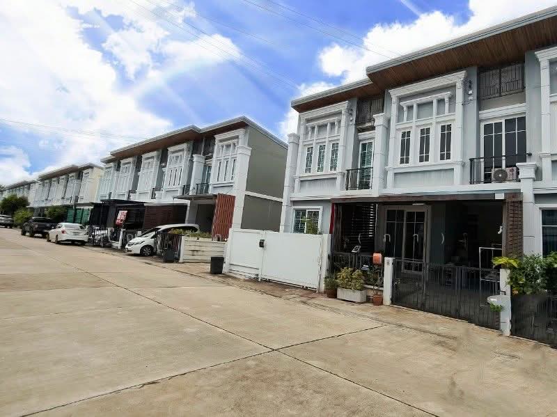 ทาวน์โฮม โกลเด้น ทาวน์ 3 ลาดพร้าว - เกษตรนวมินทร์ ราคาถูกที่สุดในโครงการ, Bangkok, ลาดพร้าว-นวมินทร์, Khlong Kum, Bueng Kum, Bangkok, 3 Bedrooms, 96 sqm, Townhouse For Sale, by คุณ วิภาพร (ภา), 500326160 - DDproperty.com