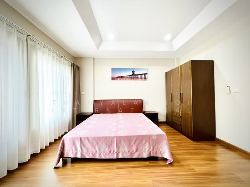 Baan Klang Muang Urbanion Srinakarin, Bangkok, Soi Srinakarin 46, Nong Bon, Prawet, Bangkok, 3 Bedrooms, 180 sqm, Single Detached House For Rent, by THANYALAK IQI INTERNATIONAL, 500326180 - DDproperty.com