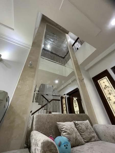 Baan Klangmuang Grand De Paris Ratchada, Bangkok, Pradit Manutham Road, Wang Thonglang, Bangkok, 3 Bedrooms, 225 sqm, Townhouse For Rent, by Nitchakarn Wanitwichakornkit , 500326196 - DDproperty.com