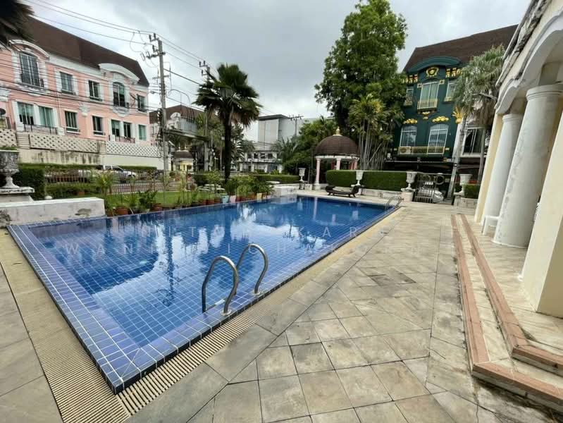 Baan Klangmuang Grand De Paris Ratchada, Bangkok, Pradit Manutham Road, Wang Thonglang, Bangkok, 3 Bedrooms, 225 sqm, Townhouse For Rent, by Nitchakarn Wanitwichakornkit , 500326196 - DDproperty.com