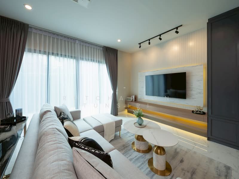 Pool Villa ให้เช่า ใกล้กาดฝรั่ง เพียง 5 นาที ค่าเช่า 80,000 บาท / เดือน รหัสทรัพย์ : No.14P025, Chiang Mai, Ban Waen, Hang Dong, Chiang Mai, 4 Bedrooms, 303 sqm, Single Detached House For Rent, by Rutchaporn Tunsiri, 500326206 - DDproperty.com