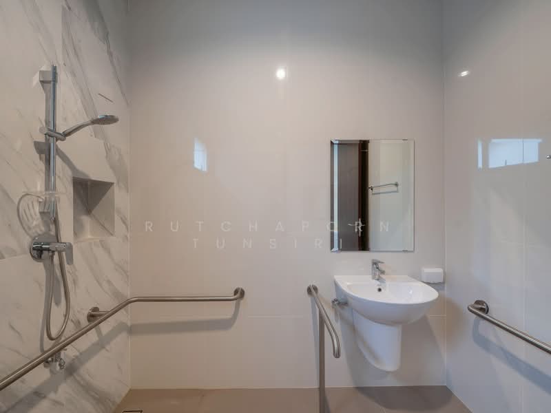 Pool Villa ให้เช่า ใกล้กาดฝรั่ง เพียง 5 นาที ค่าเช่า 80,000 บาท / เดือน รหัสทรัพย์ : No.14P025, Chiang Mai, Ban Waen, Hang Dong, Chiang Mai, 4 Bedrooms, 303 sqm, Single Detached House For Rent, by Rutchaporn Tunsiri, 500326206 - DDproperty.com