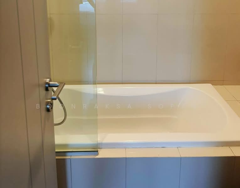 Oka Haus Sukhumvit 36, Bangkok, 3399 Rama 4 Road, Khong Tan, Khlong Toei, Bangkok, 1 Bedroom, 36 sqm, Condo For Rent, by Boonraksa Sopak, 500326211 - DDproperty.com