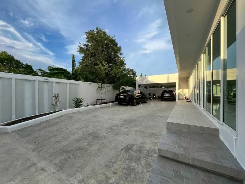 Detached House for Rent near Suvarnabhumi Airport (SPSJP359), Bangkok, ลาดกระบัง, Lat Krabang, Bangkok, 5 Bedrooms, 250 sqm, Single Detached House For Rent, by Khun Jane, 500326235 - DDproperty.com