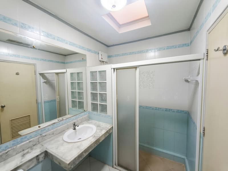 Budsarin Thonburirom, Samut Prakan, Soi Pracha Uthit 129, Bang Kru, Phra Pra Daeng, Samut Prakan, 3 Bedrooms, 100 sqm, Townhouse For Sale, by ณัฐยา ศิริฐานนท์, 500326252 - DDproperty.com