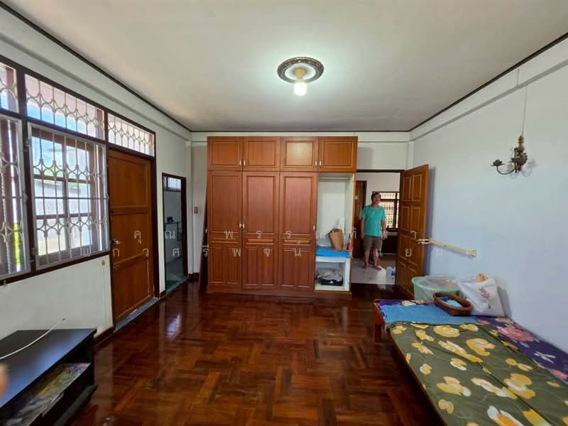 บ้านเดี่ยว 1 ชั้น 114 ตร.ว. บ้านเดี่ยว ใกล้โรงพยาบาลกรุงเทพฯคริสเตียน ถนนเพชรเกษม, Nakhon Pathom, ถนนเพชรเกษม, Phra Prathom Chedi, Muang Nakhon Pathom, Nakhon Pathom, 3 Bedrooms, 450 sqm, Single Detached House For Sale, by คุณ พรรณทิพา แก้วศรีพจน์ (แยม), 500326262 - DDproperty.com