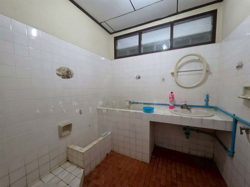 บ้านเดี่ยว 1 ชั้น 114 ตร.ว. บ้านเดี่ยว ใกล้โรงพยาบาลกรุงเทพฯคริสเตียน ถนนเพชรเกษม, Nakhon Pathom, ถนนเพชรเกษม, Phra Prathom Chedi, Muang Nakhon Pathom, Nakhon Pathom, 3 Bedrooms, 450 sqm, Single Detached House For Sale, by คุณ พรรณทิพา แก้วศรีพจน์ (แยม), 500326262 - DDproperty.com