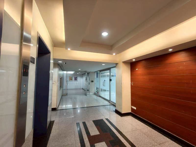 For Rent: Office Space near MRT Lat Phrao Station (only 120 meters) (SPSSR222), Bangkok, ลาดพร้าว 19, Jom Phon, Chatuchak, Bangkok, , 136 sqm, Office Space For Rent, by Khun Poon, 500326278 - DDproperty.com
