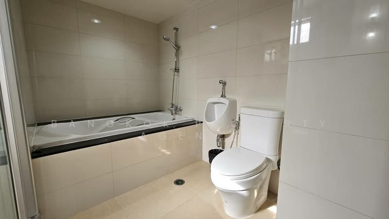 Baan Sukhumvit 14, Bangkok, 1/1 Soi Sukhumvit 14, Khlong Toei, Bangkok, 3 Bedrooms, 200 sqm, Condo For Rent, by BANGKOK PROPERTY AGENTS, 500326305 - DDproperty.com