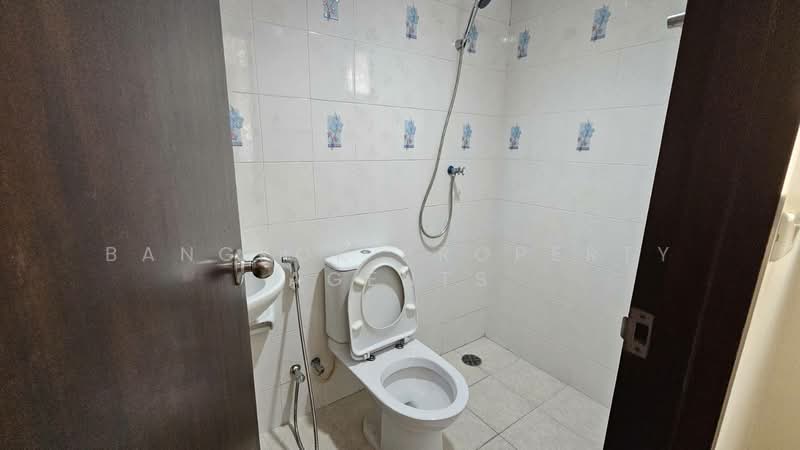 Baan Sukhumvit 14, Bangkok, 1/1 Soi Sukhumvit 14, Khlong Toei, Bangkok, 3 Bedrooms, 200 sqm, Condo For Rent, by BANGKOK PROPERTY AGENTS, 500326305 - DDproperty.com